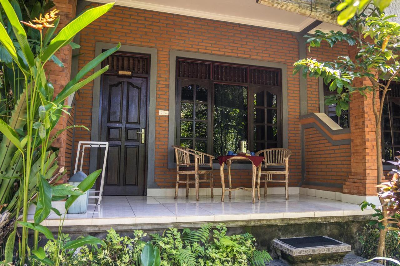 Adi Santia Bungalows Ubud Buitenkant foto