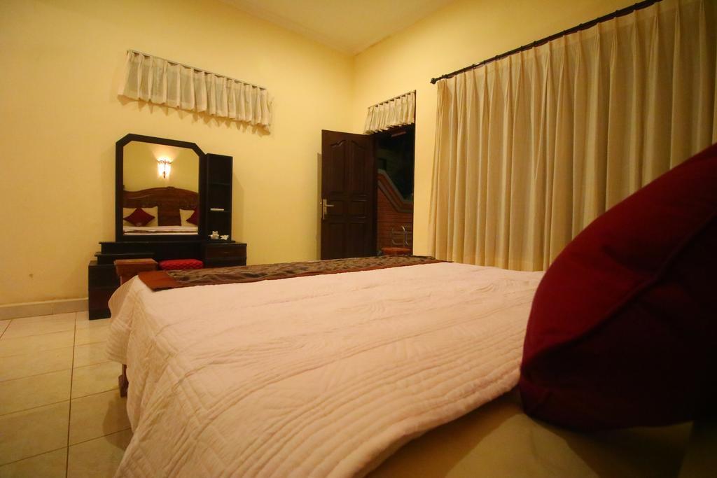Adi Santia Bungalows Ubud Buitenkant foto